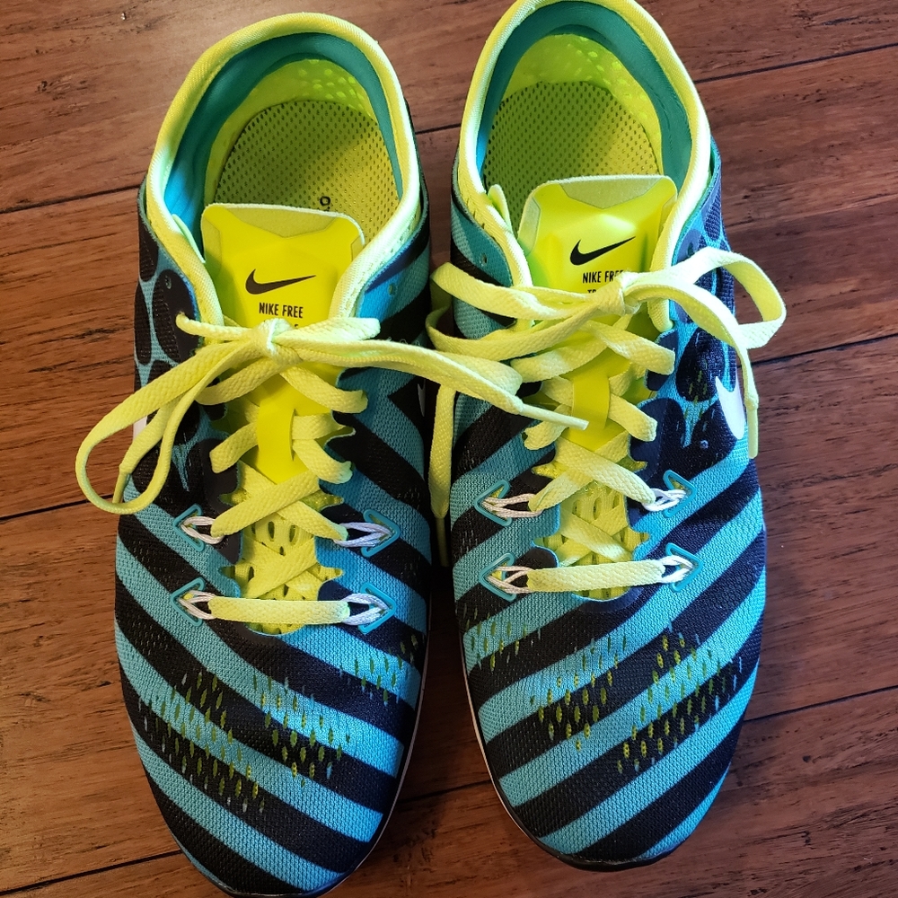 🦋 NEW NIKE FREE RUNNING SHOES🦋 - Picture 2 of 13
